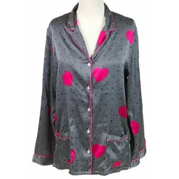 ⭐️ Victoria's Secret Satin Pajama‎ Top Pocket Houndstooth Hearts Button Up Small - Picture 1 of 6